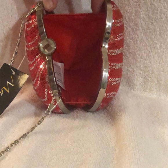 Magid Evening heart purse - Picture 2 of 3